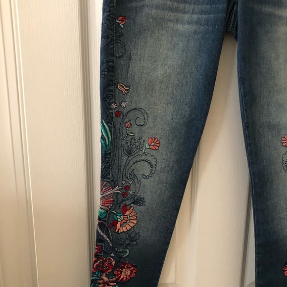 Seven7 Marble Blue Embroidered Blue Mid Rise Ankle Jeans Size 4 - Picture 3 of 11